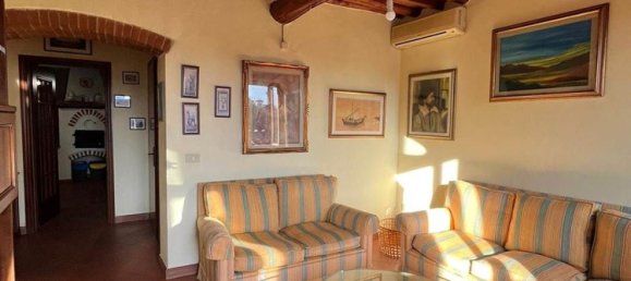 6 rooms Apartment in Lucca, Italy No. 10904 9