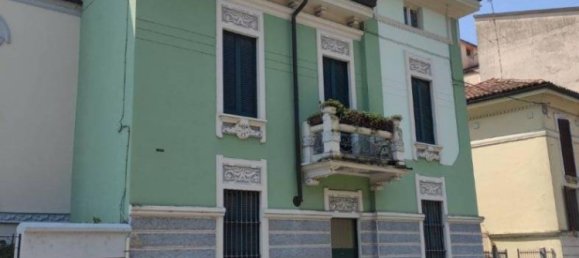 5 rooms Building in Pavia, Italy No. 211465 11