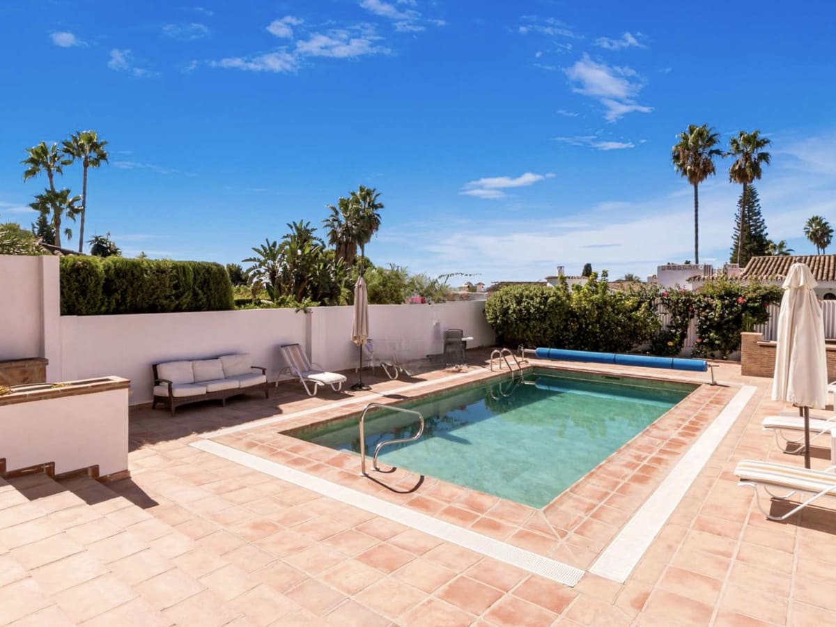 5 Schlafzimmer Villa in Estepona, Spain, Nr. 180821