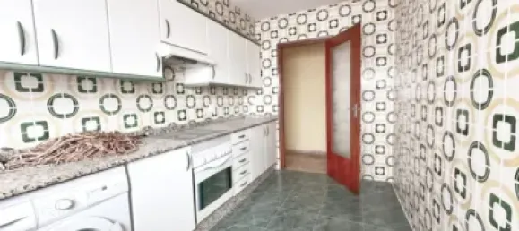 4 bedrooms Apartment in Mislata, Spain No. 175503 5