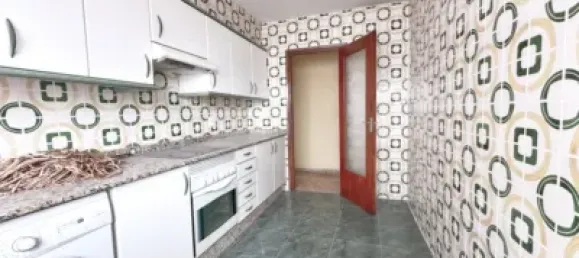 4 bedrooms Apartment in Mislata, Spain No. 175503 7