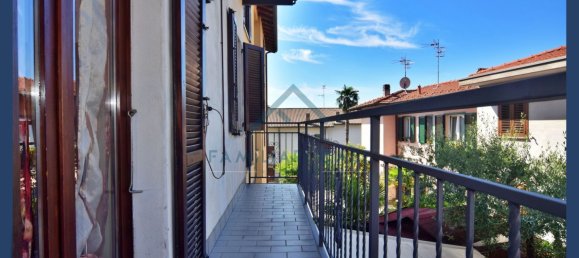 6-Zimmer Haus in Carnago, Italy, Nr. 301098 18