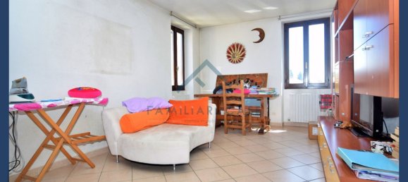 6-Zimmer Haus in Carnago, Italy, Nr. 301098 22