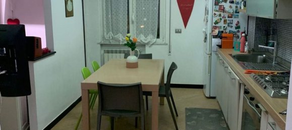 5 rooms Apartment in Savona, Italy No. 110980 4