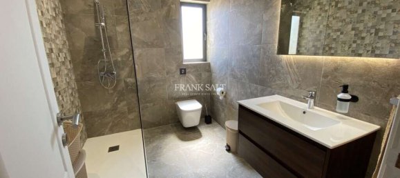 2 bedrooms Penthouse in Fgura, Malta No. 8174 9