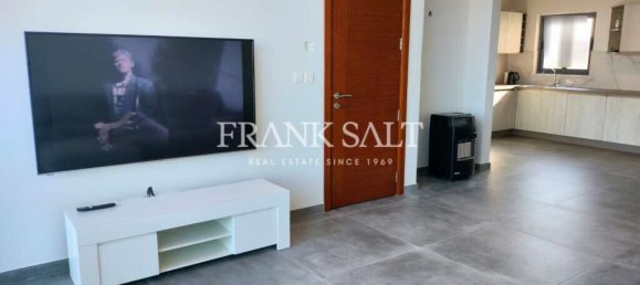 2 bedrooms Penthouse in Fgura, Malta No. 8174 4