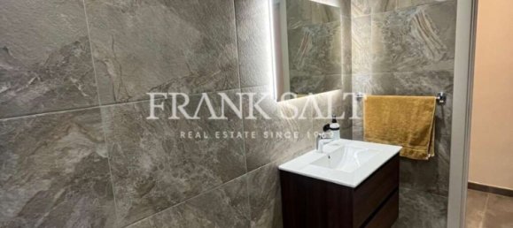 2 bedrooms Penthouse in Fgura, Malta No. 8174 10