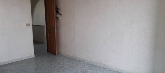 4 rooms Apartment in Palermo, Italy No. 253180 3
