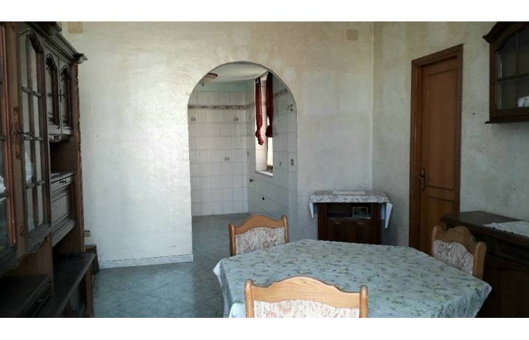 4 rooms Apartment in Palermo, Italy No. 253180