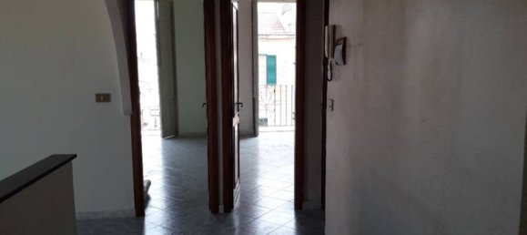 4 rooms Apartment in Palermo, Italy No. 253180 4