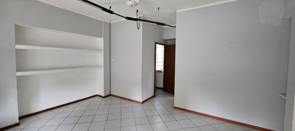 Edifício em Borgomanero, Italy 180 m² N.º 133863 9