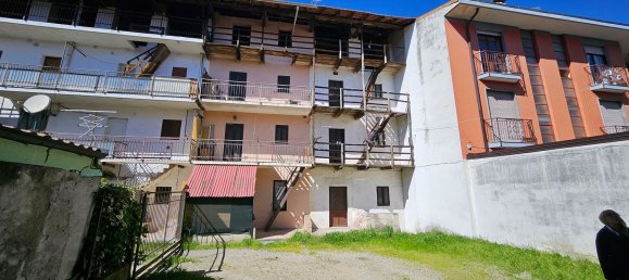 Edifício em Borgomanero, Italy 180 m² N.º 133863 10