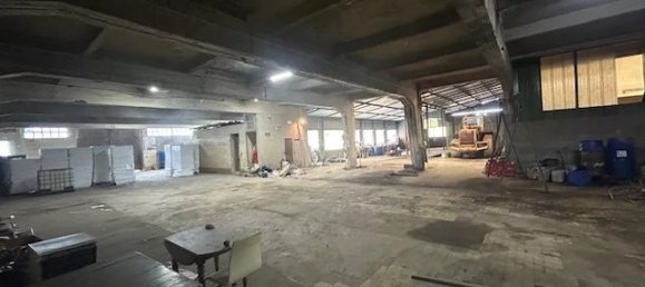 Oficina en Hommes, France 3000 m² No. 262537 3