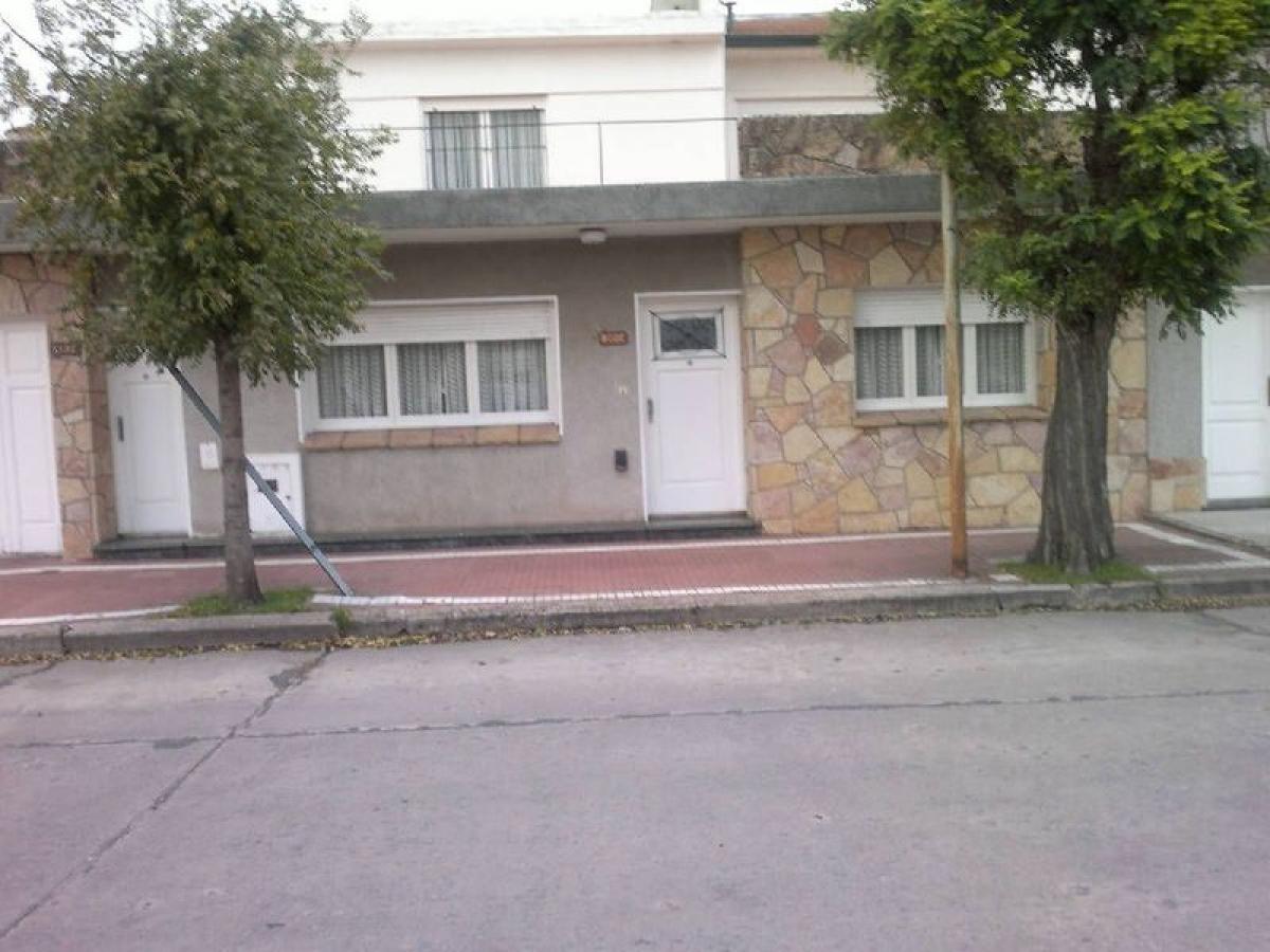 2 bedrooms House in Mar del Plata, Argentina No. 67911