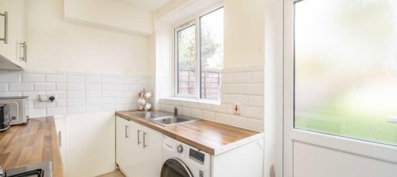 3 bedrooms House in Ealing, United Kingdom No. 5782 4