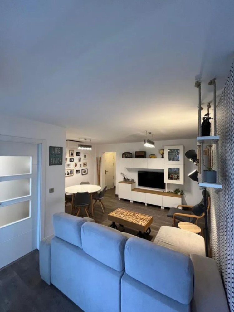 Apartamento de 3 dormitorios en Marbella, Spain No. 146665