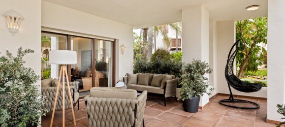 4 bedrooms Apartment in Estepona, Spain No. 4626 2