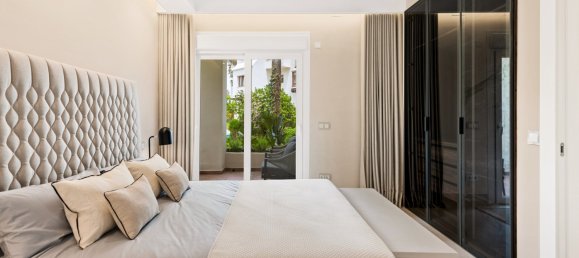 4 bedrooms Apartment in Estepona, Spain No. 4626 6