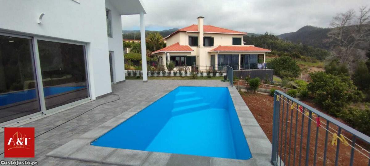 3 bedrooms House in Calheta, Portugal No. 115181