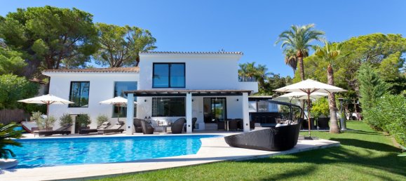 4 bedrooms Villa in Marbella, Spain No. 9909 3