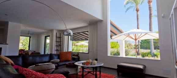 4 bedrooms Villa in Marbella, Spain No. 9909 9