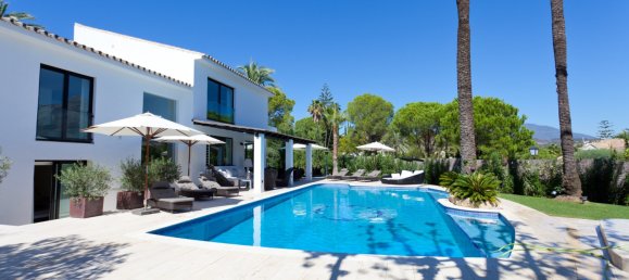 4 bedrooms Villa in Marbella, Spain No. 9909 7