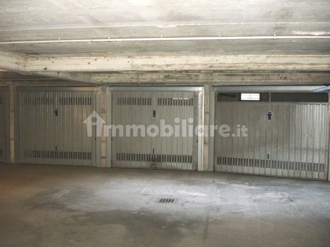 Гараж 16м² в Виджевано, Италия № 322277