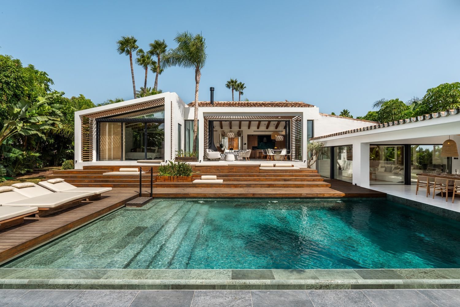 5 bedrooms Villa in Marbella, Spain No. 109038