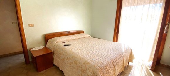 Casa de 5 habitaciónes en Brusciano, Italy No. 94467 17