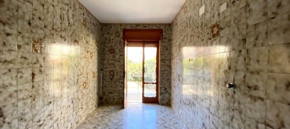 Casa de 5 habitaciónes en Brusciano, Italy No. 94467 33