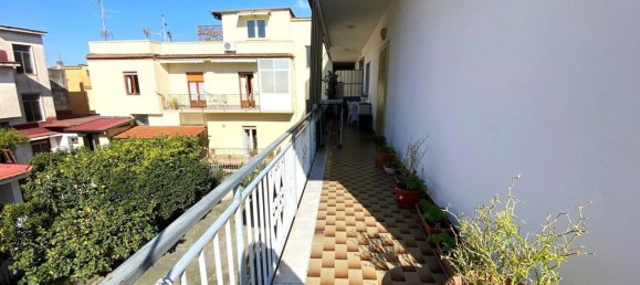 Casa de 5 habitaciónes en Brusciano, Italy No. 94467 12