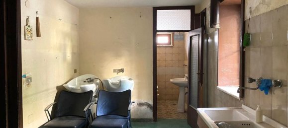 Casa de 5 habitaciónes en Brusciano, Italy No. 94467 45