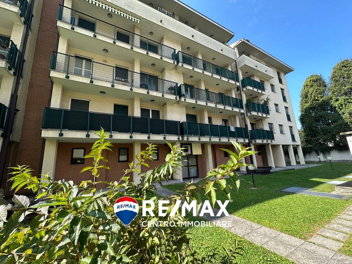 3-salle Propriété commerciale à Gavirate, Italy No. 54861