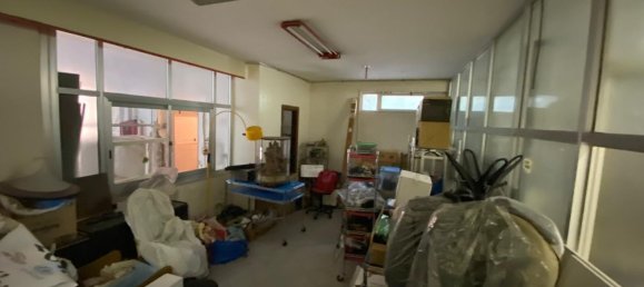 527m² Commercial property in Naples, Italy No. 349401 14