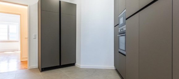 Квартира с 4 спальнями в Лиссабон, Португалия № 104970 3