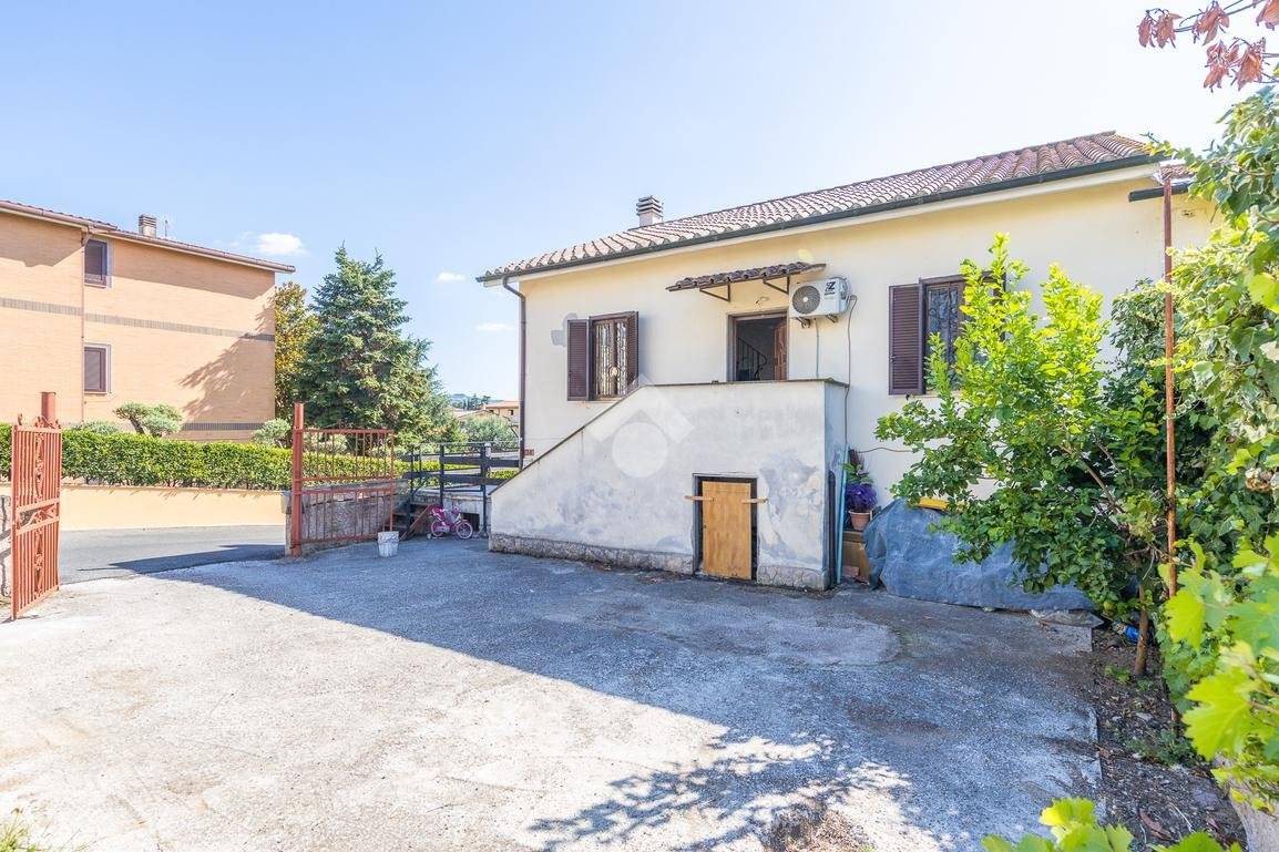 3 Schlafzimmer Villa in Rome, Italy, Nr. 130854