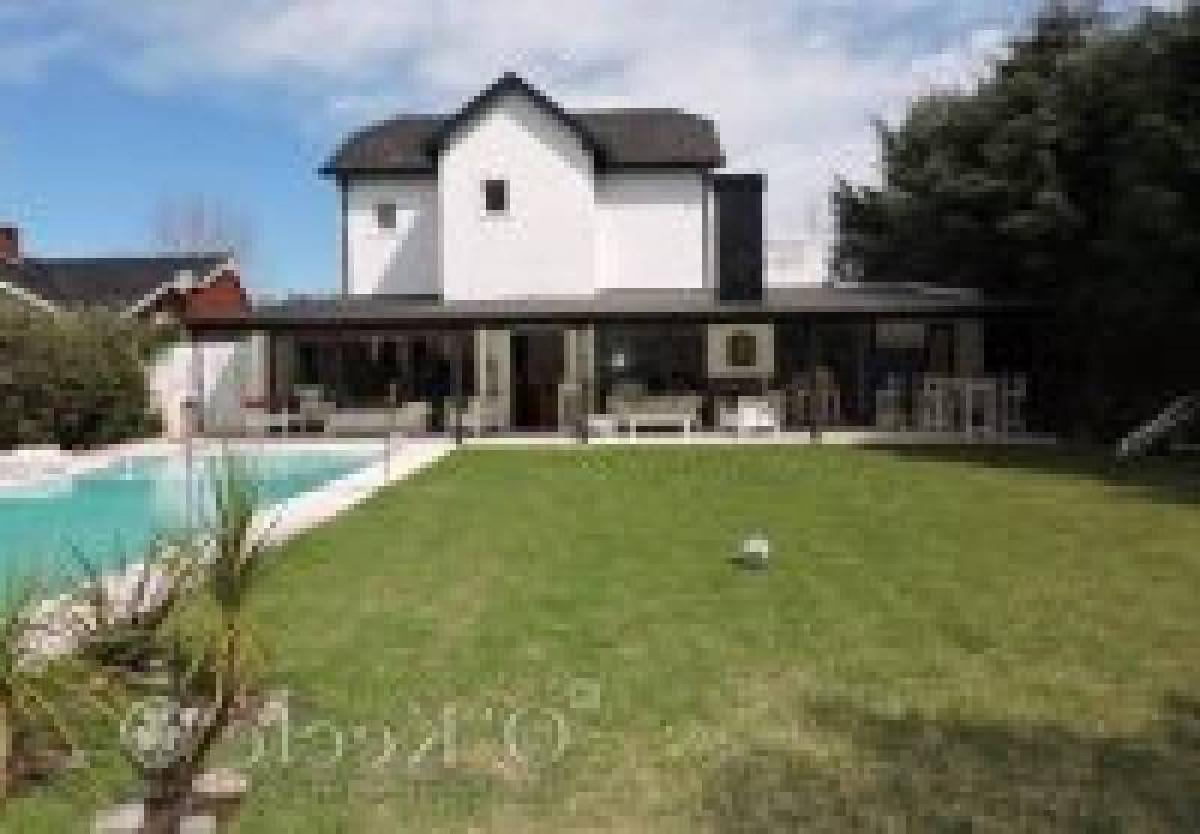 Casa T4 em Berazategui, Argentina N.º 65069