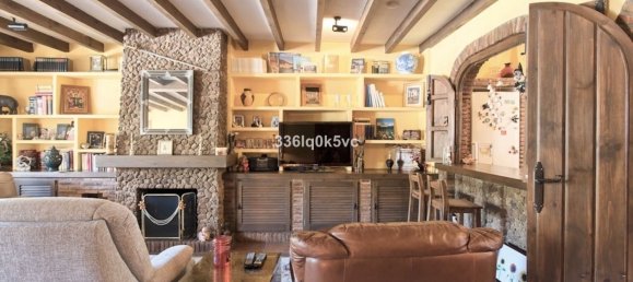 3 bedrooms Townhouse in Benahavis, Spain No. 166439 8