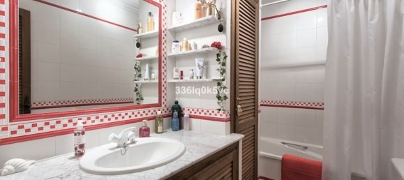 3 bedrooms Townhouse in Benahavis, Spain No. 166439 2