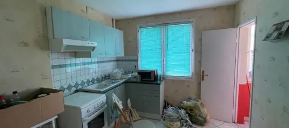 3 rooms Apartment in Descartes, France No. 78534 5