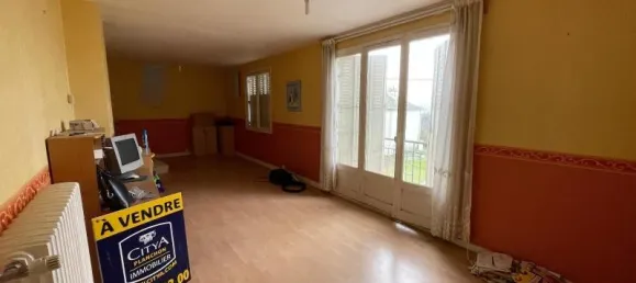 3 rooms Apartment in Descartes, France No. 78534 4