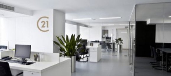 1570m² Commercial property in Tournus, France No. 353270 5