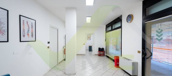  عقار تجاري في Melzo, Italy 60متر مربع رقم 379212 4