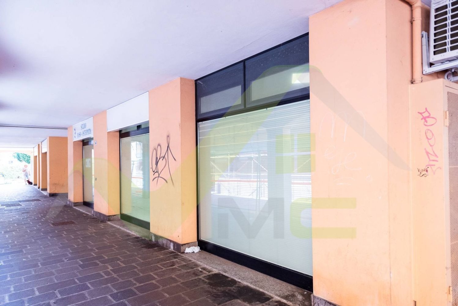  عقار تجاري في Melzo, Italy 60متر مربع رقم 379212