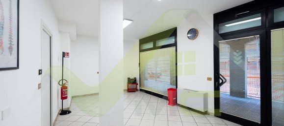  عقار تجاري في Melzo, Italy 60متر مربع رقم 379212 5