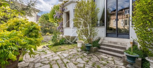 Casa de 5 dormitorios en Suresnes, France No. 347347 6