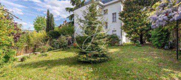 Casa de 5 dormitorios en Suresnes, France No. 347347 11