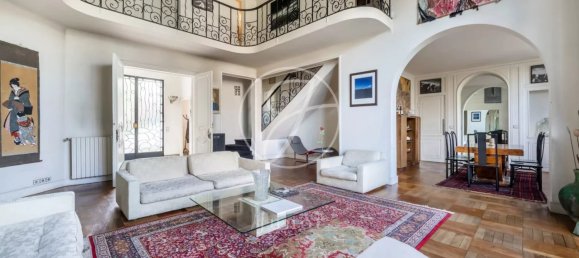 Casa de 5 dormitorios en Suresnes, France No. 347347 8