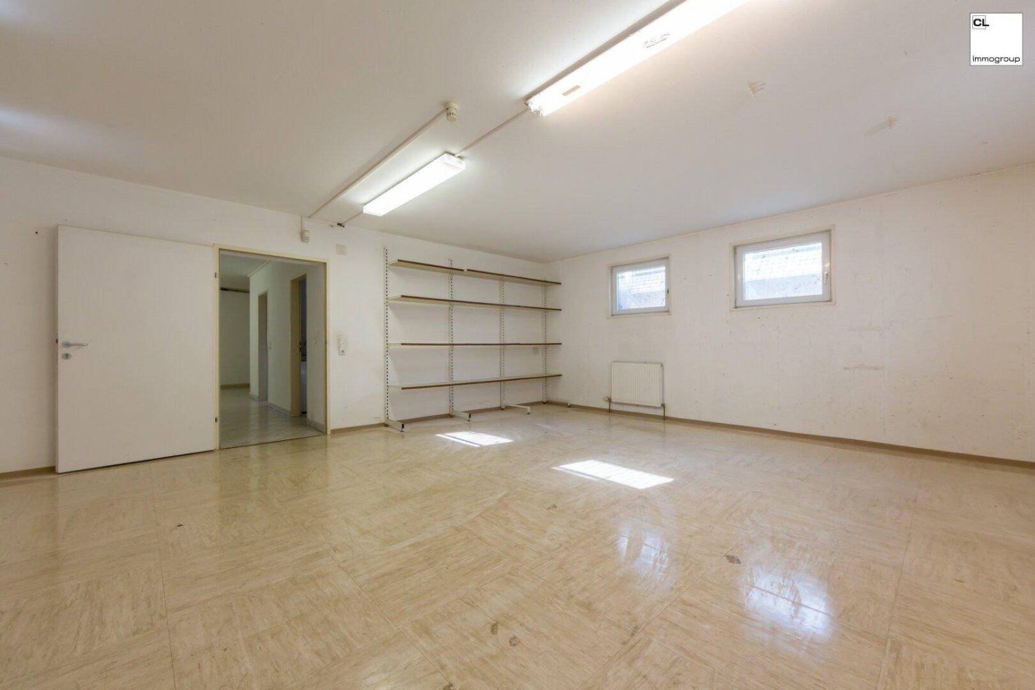 Entrepôt à Vocklamarkt, Austria 140m² No. 203327