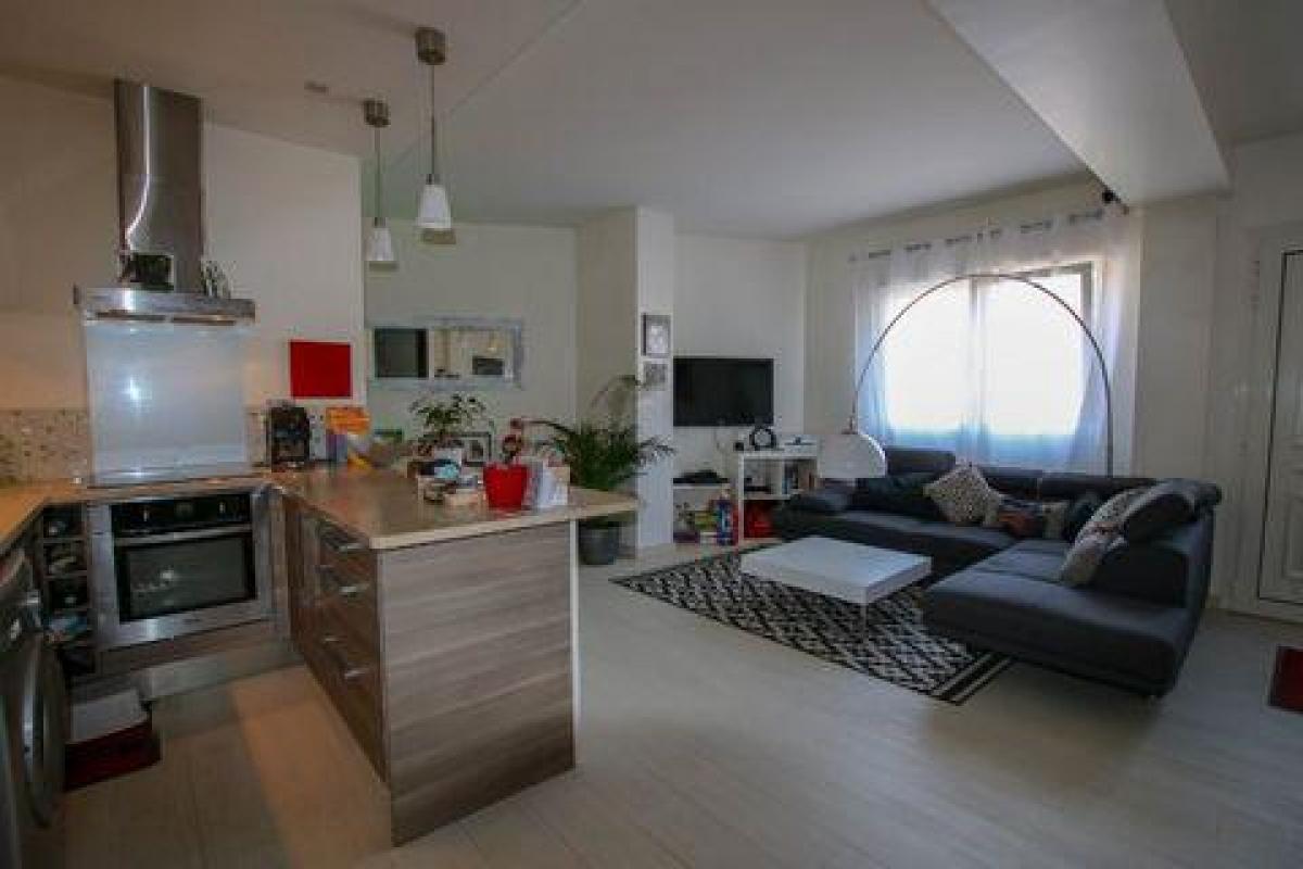 Studio in Chatou, France No. 34434